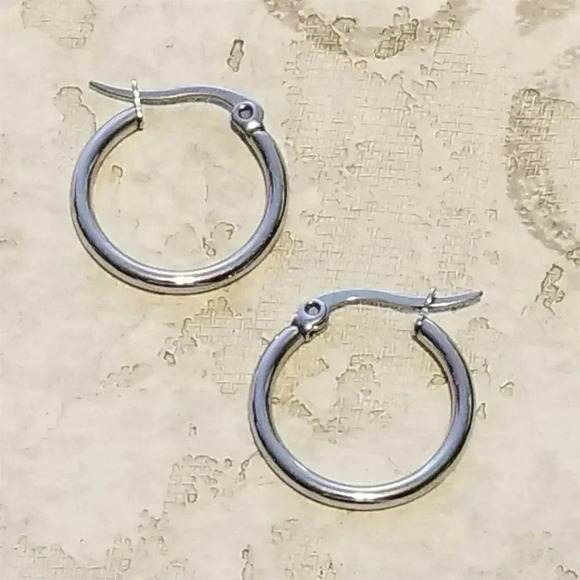 Sleek 316L Surgical Stainless Steel Silver 20mm Hypo Allergenic Hoop Earrings - Picture 1 of 5